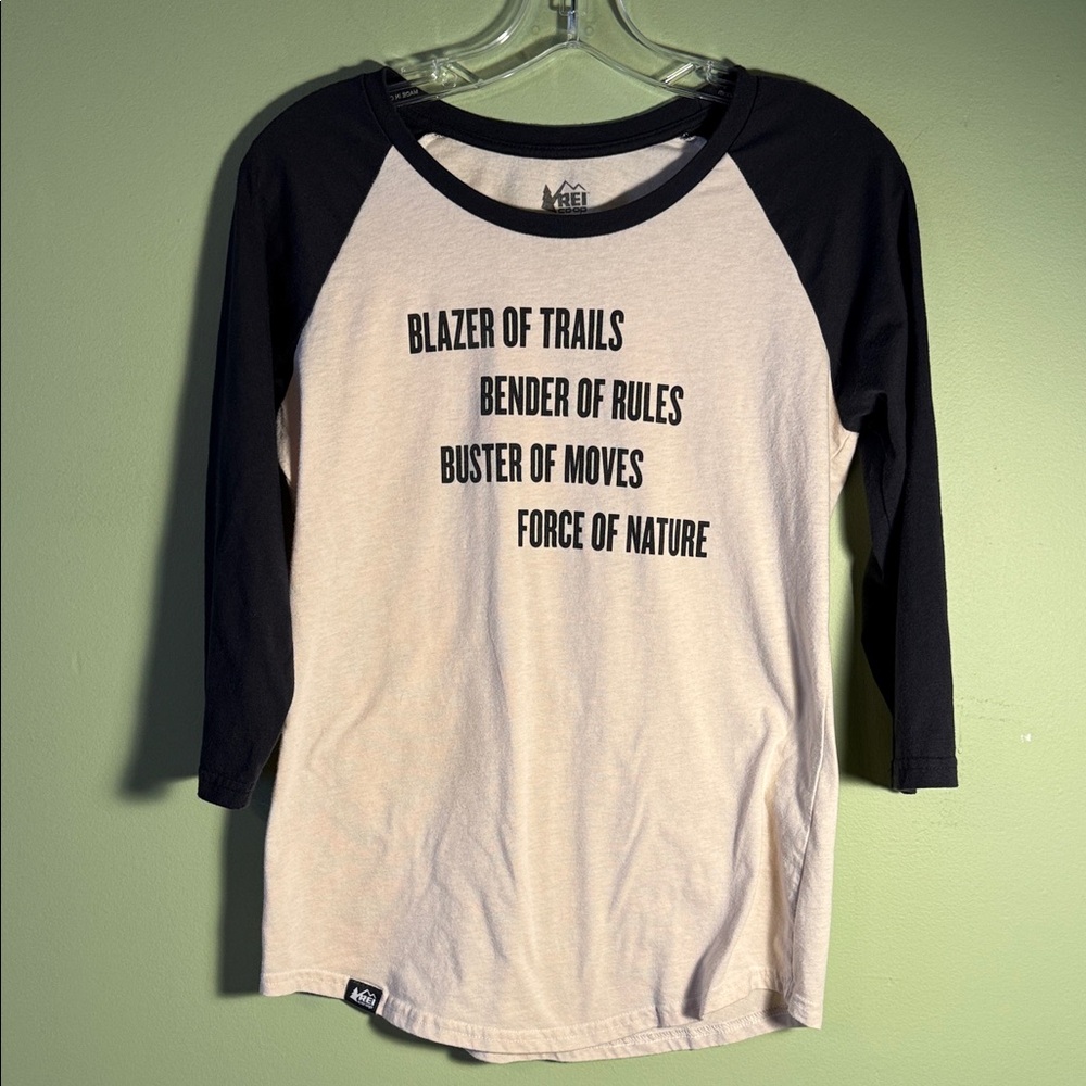 REI Black and Cream Long Sleeve Tee M